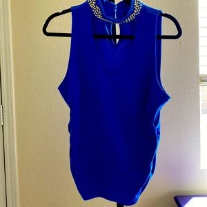 Sleeveless blue top